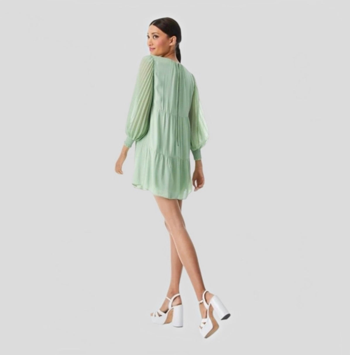 Alice + Olivia Antonette Crew Neck Mini Dress Color: Sea-foam Sz XS
