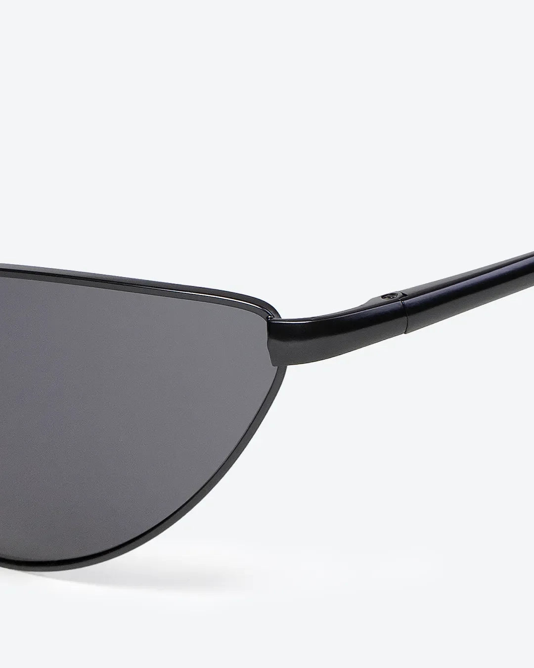 SVELTE - Black Polarized Lenses, Satin Black Frame