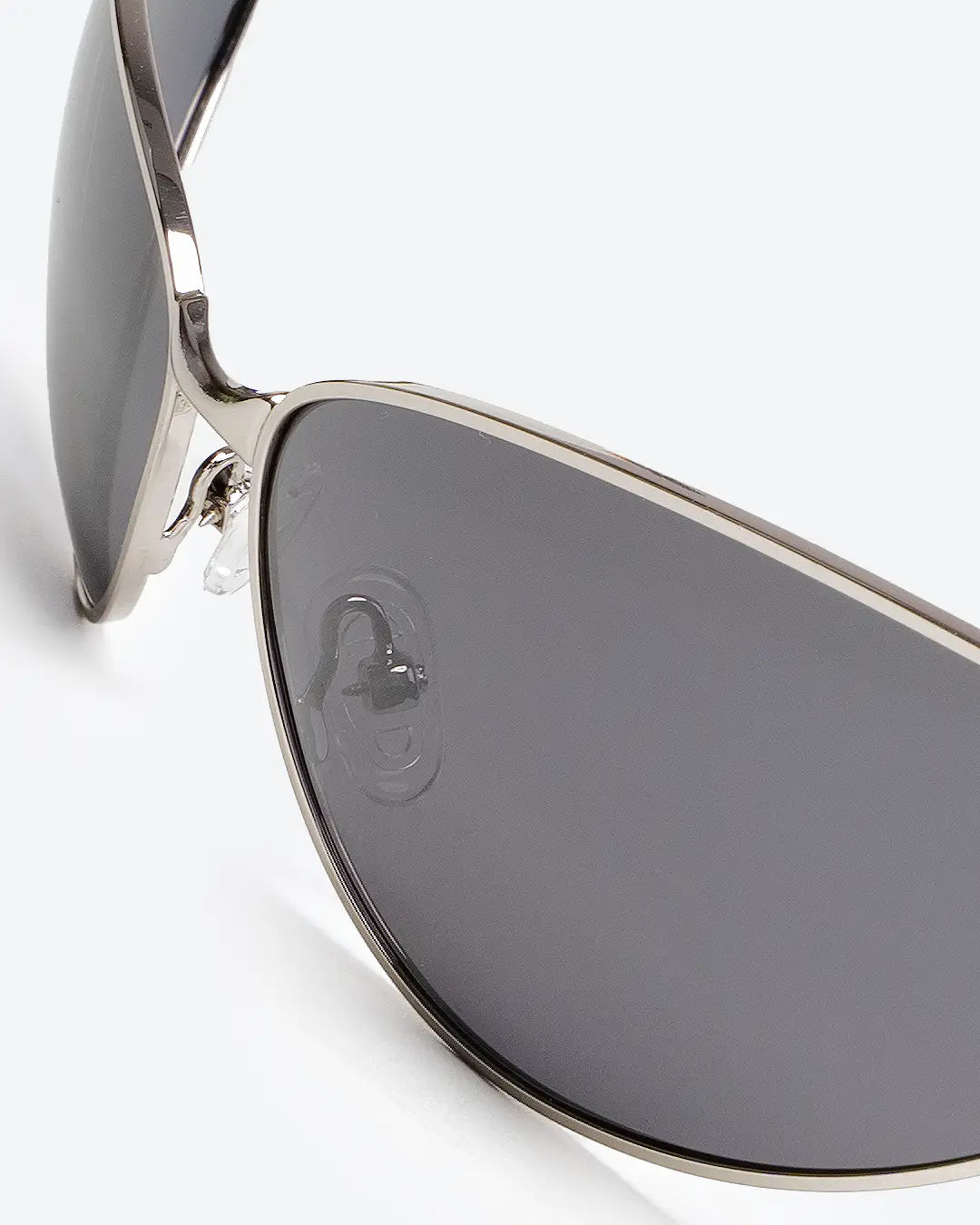 SVELTE - Black Polarized Lenses, Chrome Frame