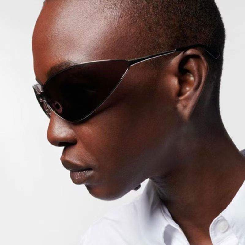 SVELTE - Black Polarized Lenses, Chrome Frame
