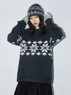 Snowflake Round Neck Knitted Pullover - Winter Jumper
