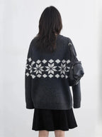 Snowflake Round Neck Knitted Pullover - Winter Jumper