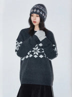Snowflake Round Neck Knitted Pullover - Winter Jumper