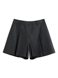 Comfortable and practical pleated shorts